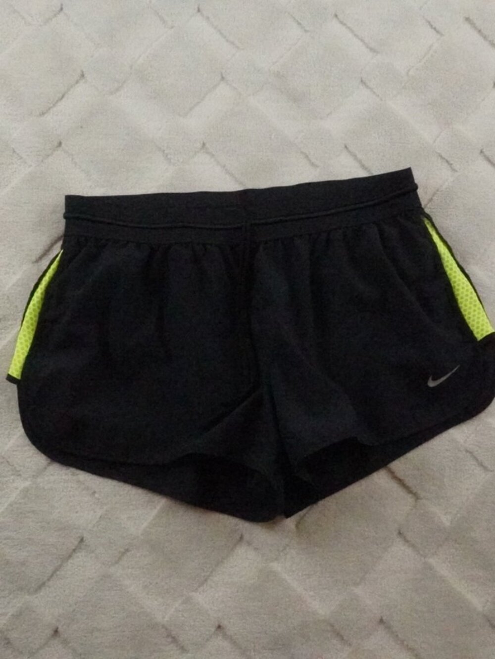 Nike Dri Fit Shorts Womens Medium Black Yellow Gym Yoga Running Casual